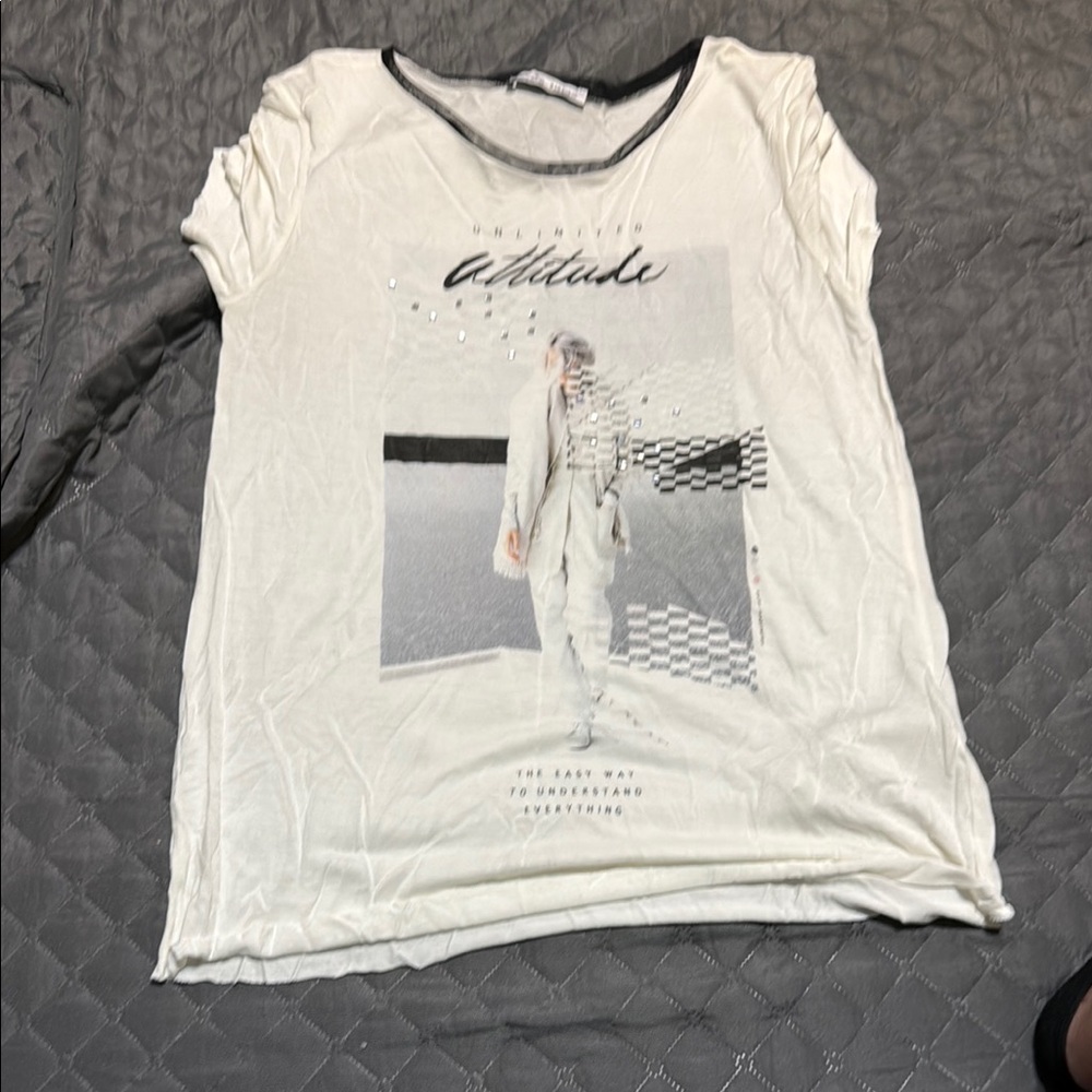 Zara White Graphic Short Sleeve Tee